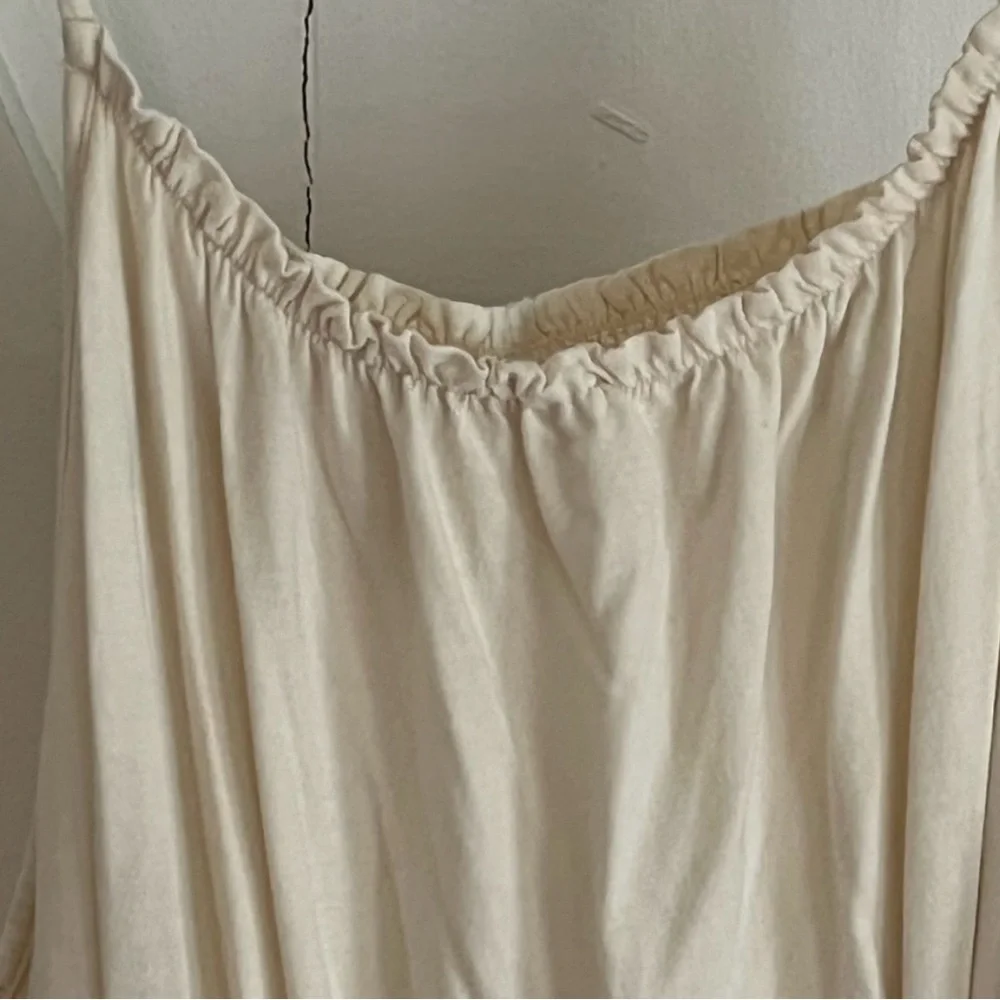 SALE 3/$20 Old Navy Embroidered Tank - Picture 6 of 6